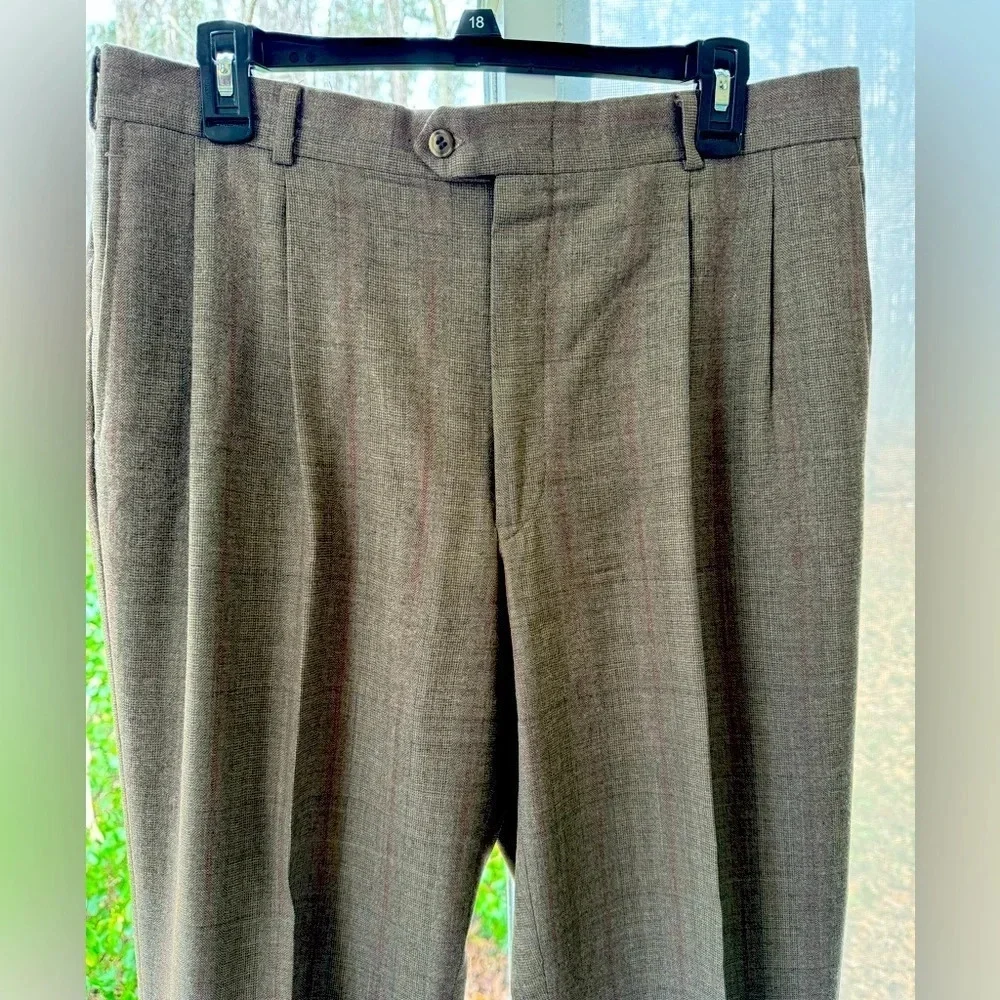 RARE Vintage Berry Burk of Virginia 100% men’s wool tweed pattern pants. Pleated